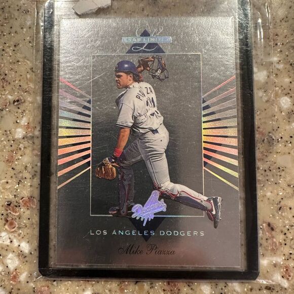 Los Angeles Dodgers Trading Card of Mike piazza leaf limited mint condition - Picture 1 of 4